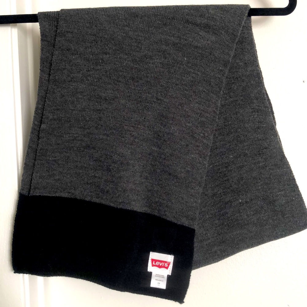 Levi's Scarf
